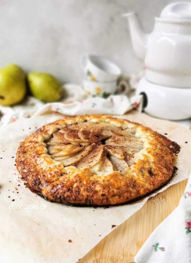 tarta rustykalna z czekoladą i gruszkami