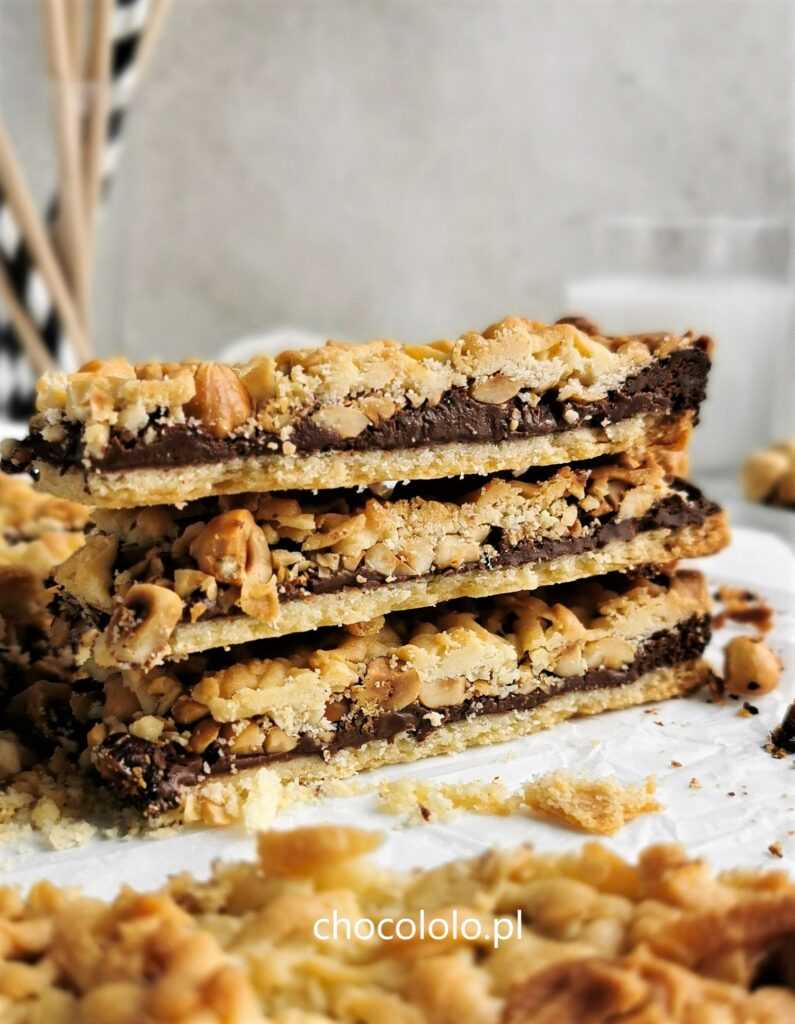 kruchy placek z nutellą i orzechami laskowymi 4