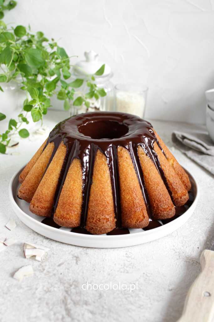 babka kokosowa z białą czekoladą 2