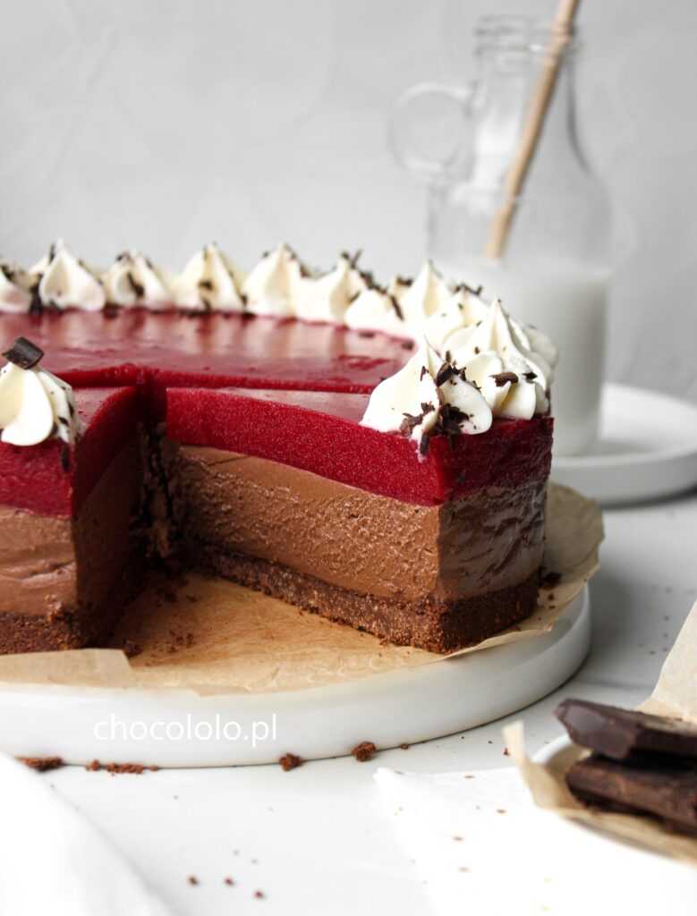 sernik czekoladowy z musem wiśniowym 2