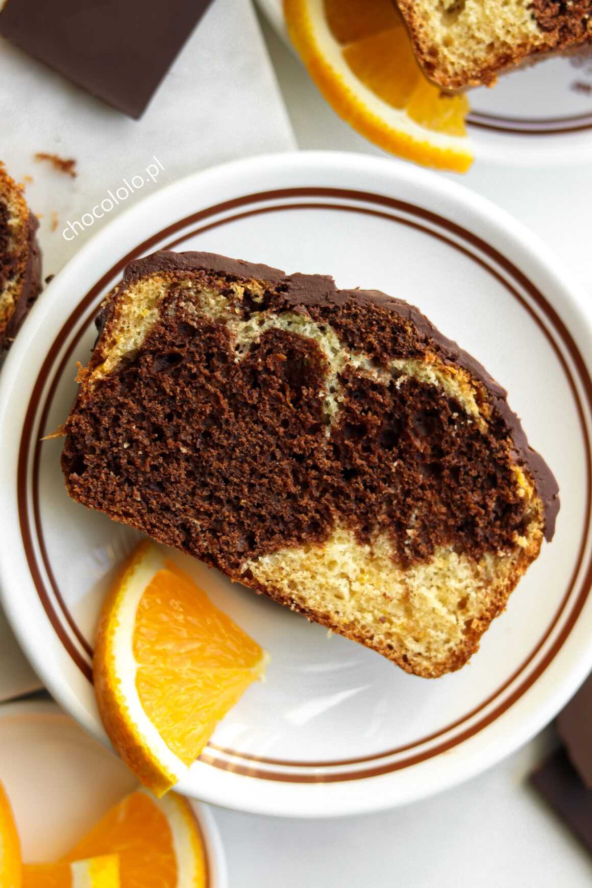 łaciate ciasto czekoladowo-pomarańczowe
