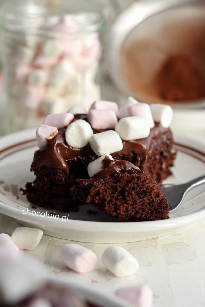 ciasto czekoladowe z nutellą i piankami
