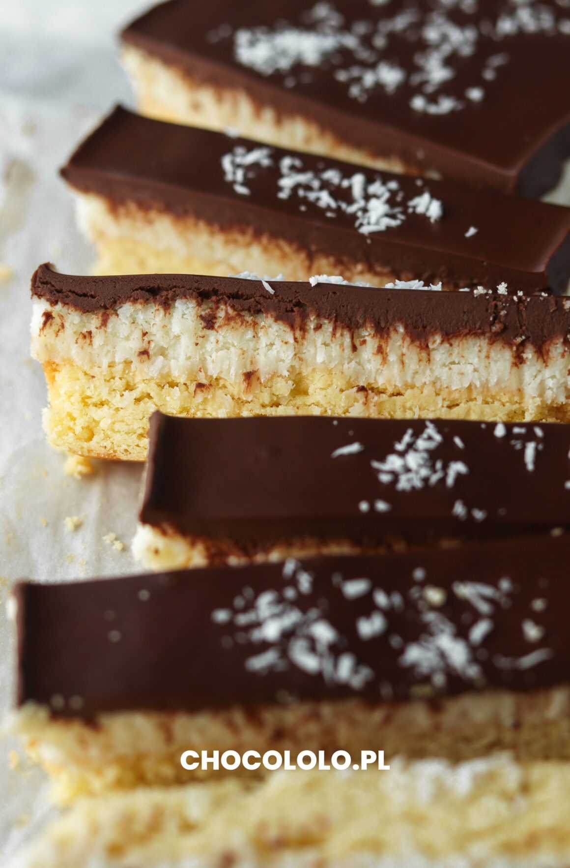 Krajanka kokosowo-czekoladowa, prosty przepis na ciasteczkową krajankę