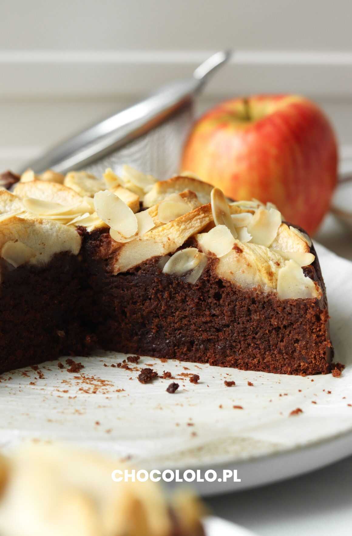 ciasto czekoladowo-migdałowe z jabłkami