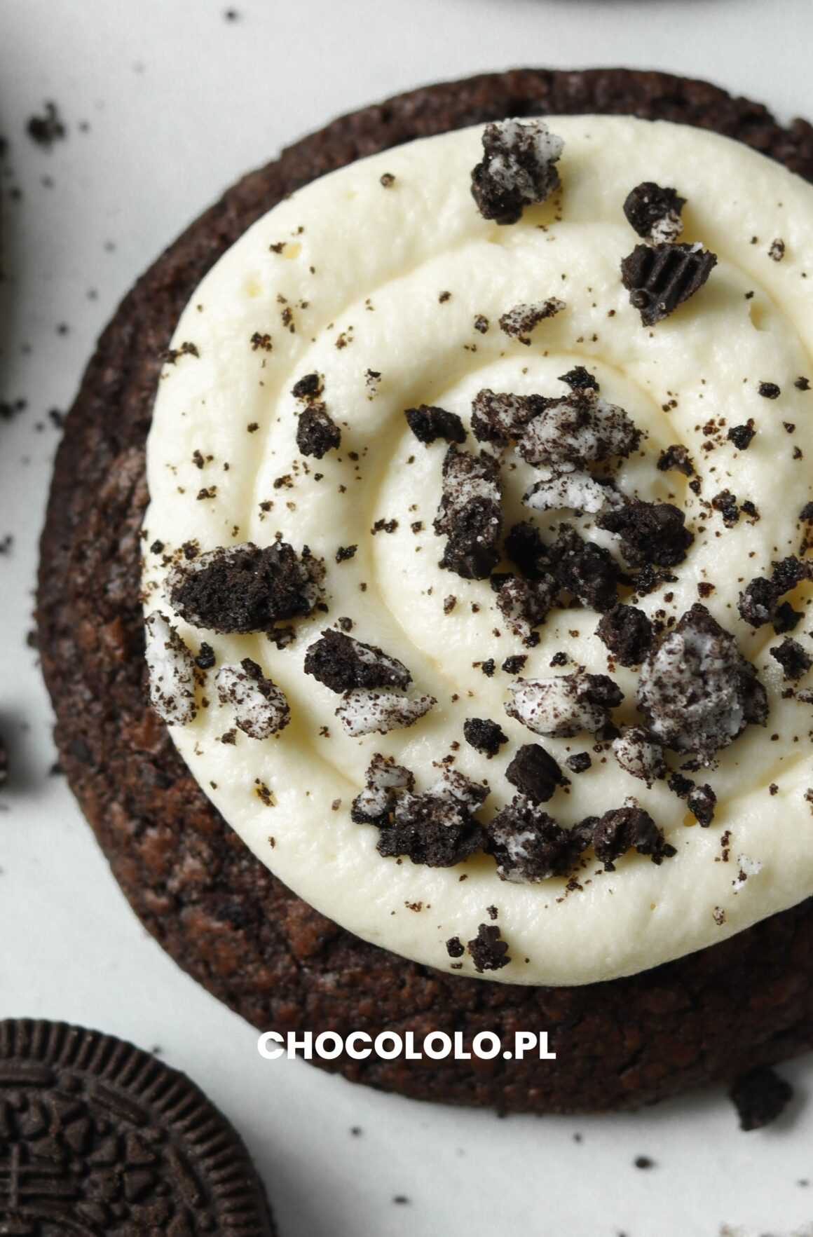 Najlepszy przepis na ciasteczka Oreo w stylu Crumbl Cookies
