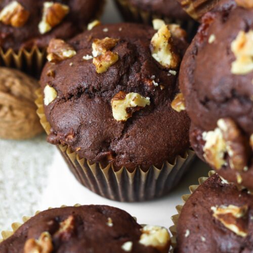 muffinki czekoladowe z mąki orkiszowej z jabłkami