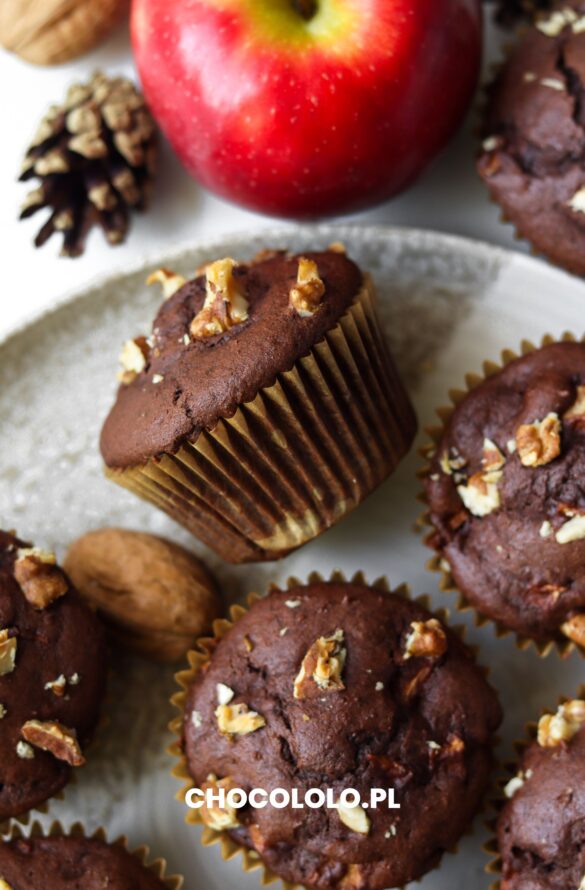 orkiszowe muffinki czekoladowe z jabłkami