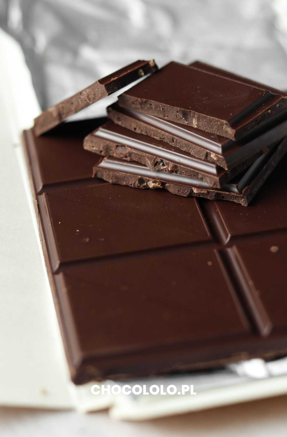 kostki czekolady deserowej Das Exuisite z kawałkami pomarańczy