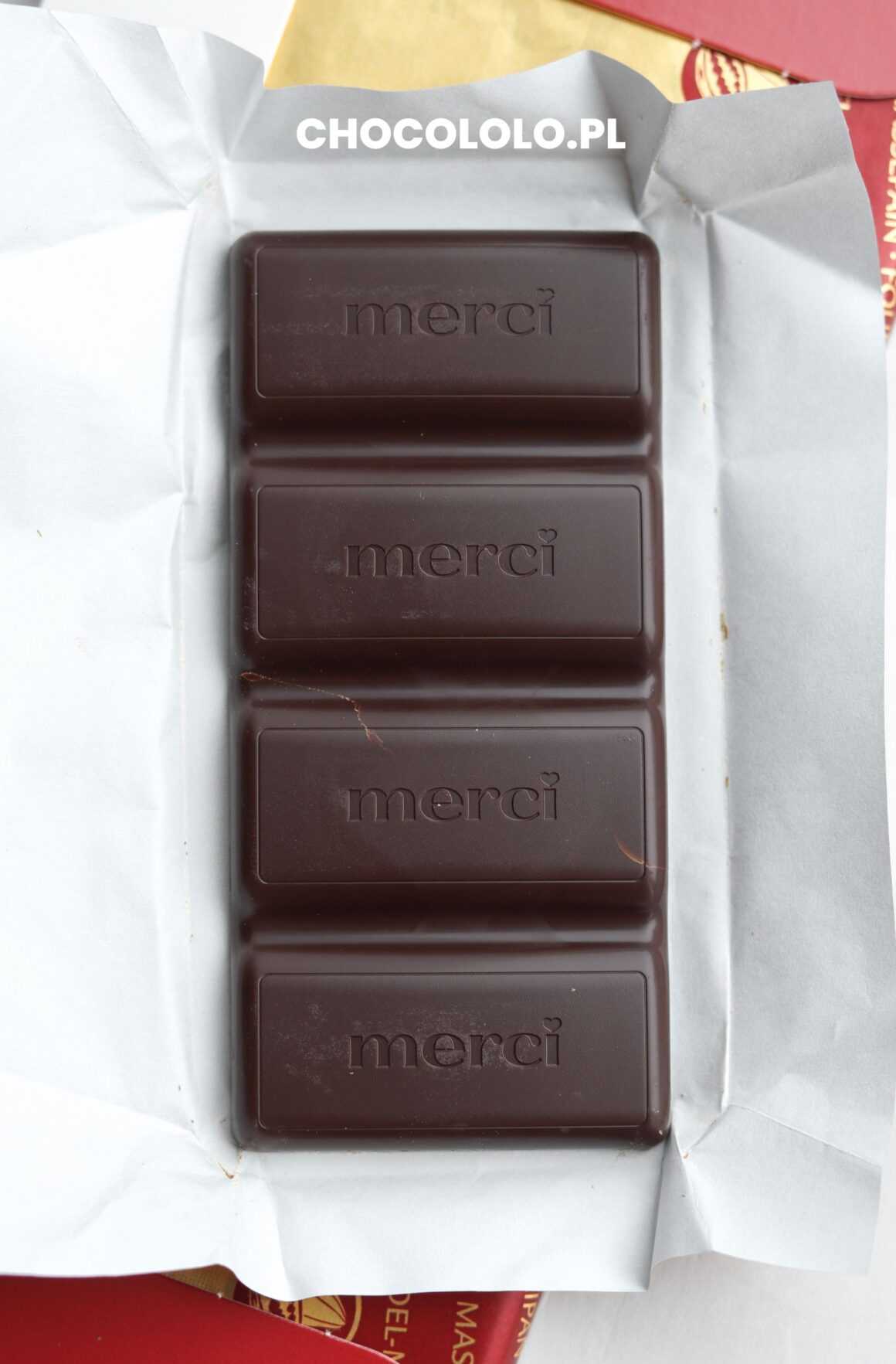 kostki czekolady merci z nadzieniem marcepanowym