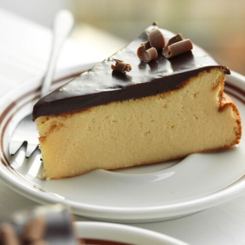 sernik klasyczny z polewą czekoladową