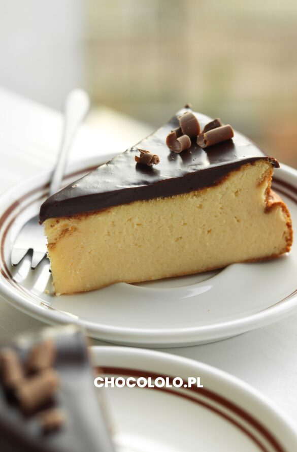 sernik klasyczny z polewą czekoladową