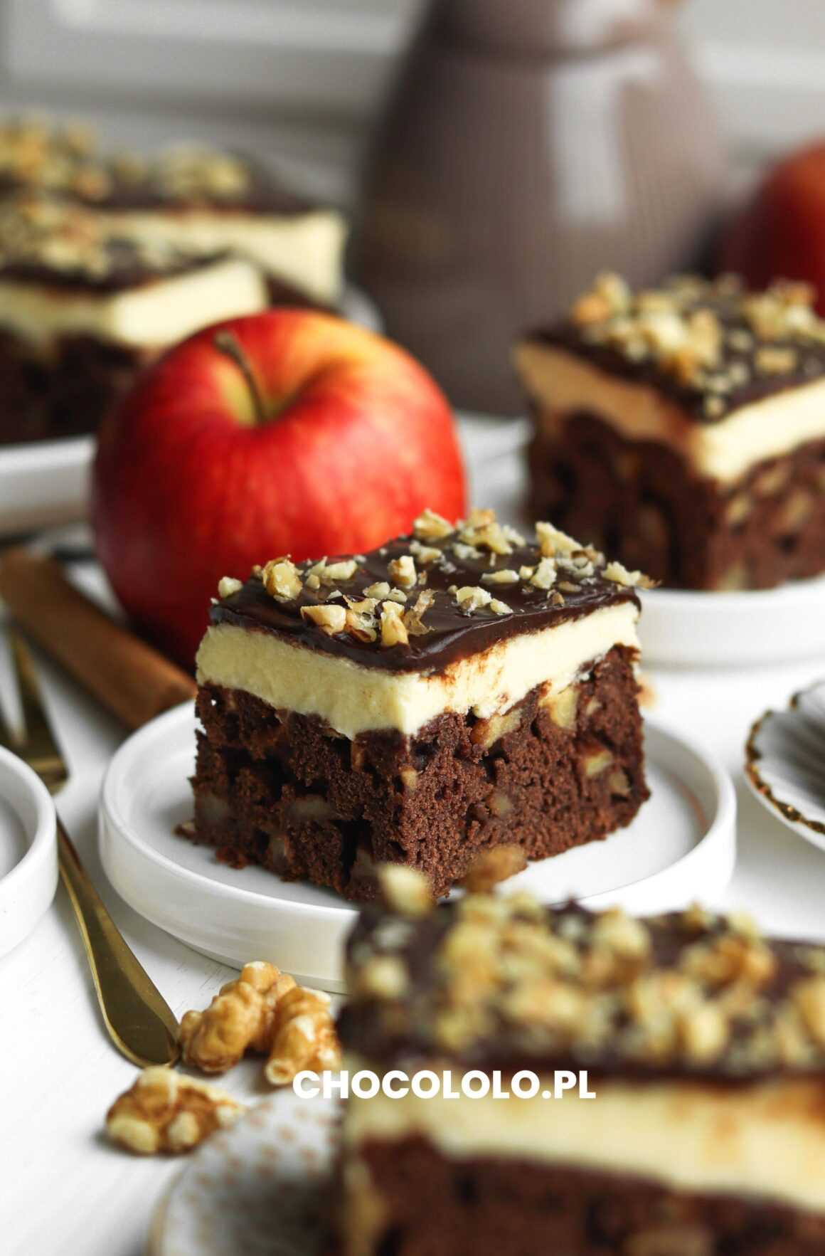 ciasto z jabłkami i kremem budyniowym