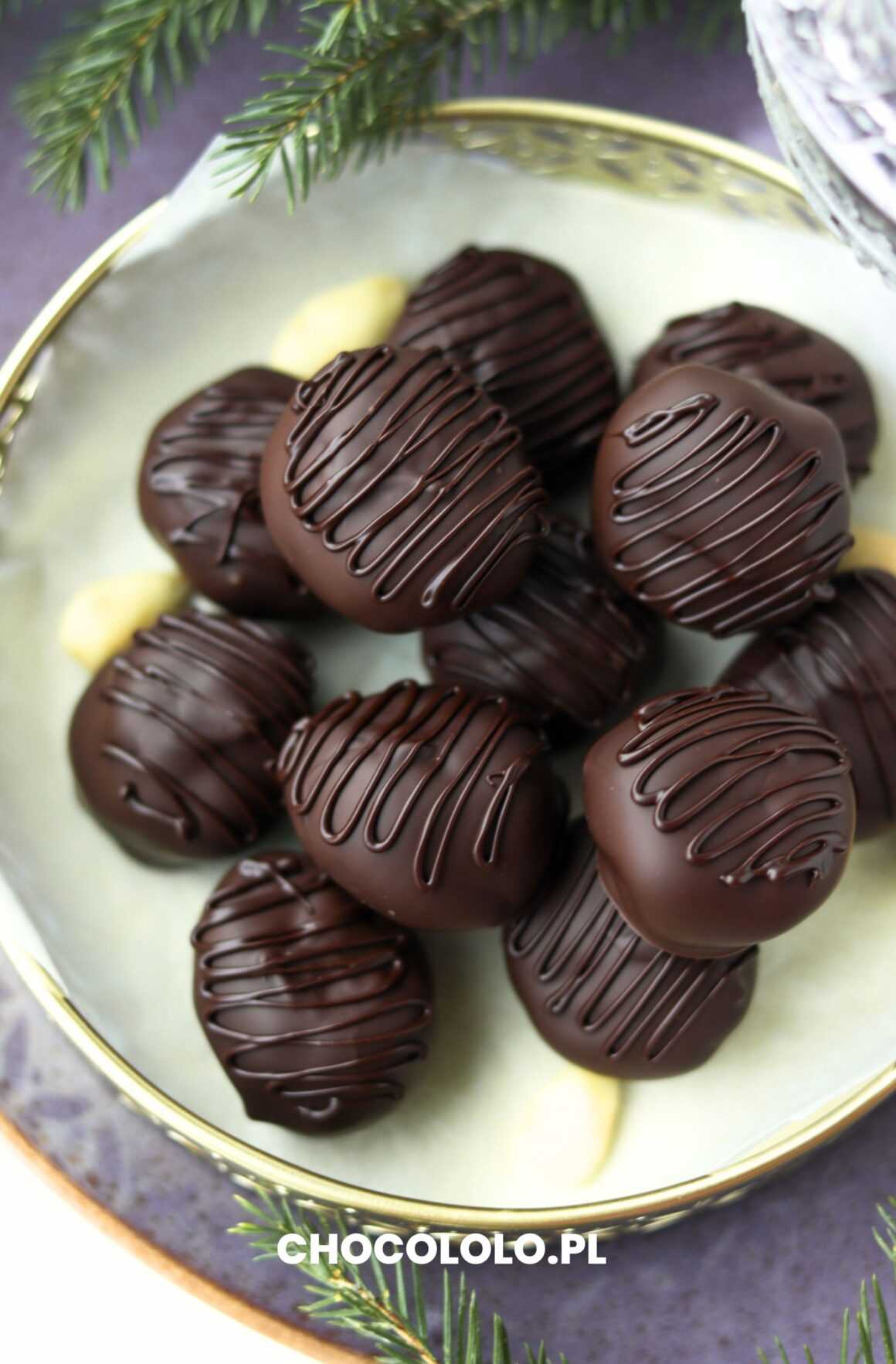 przepis na śliwki z marcepanem w czekoladzie