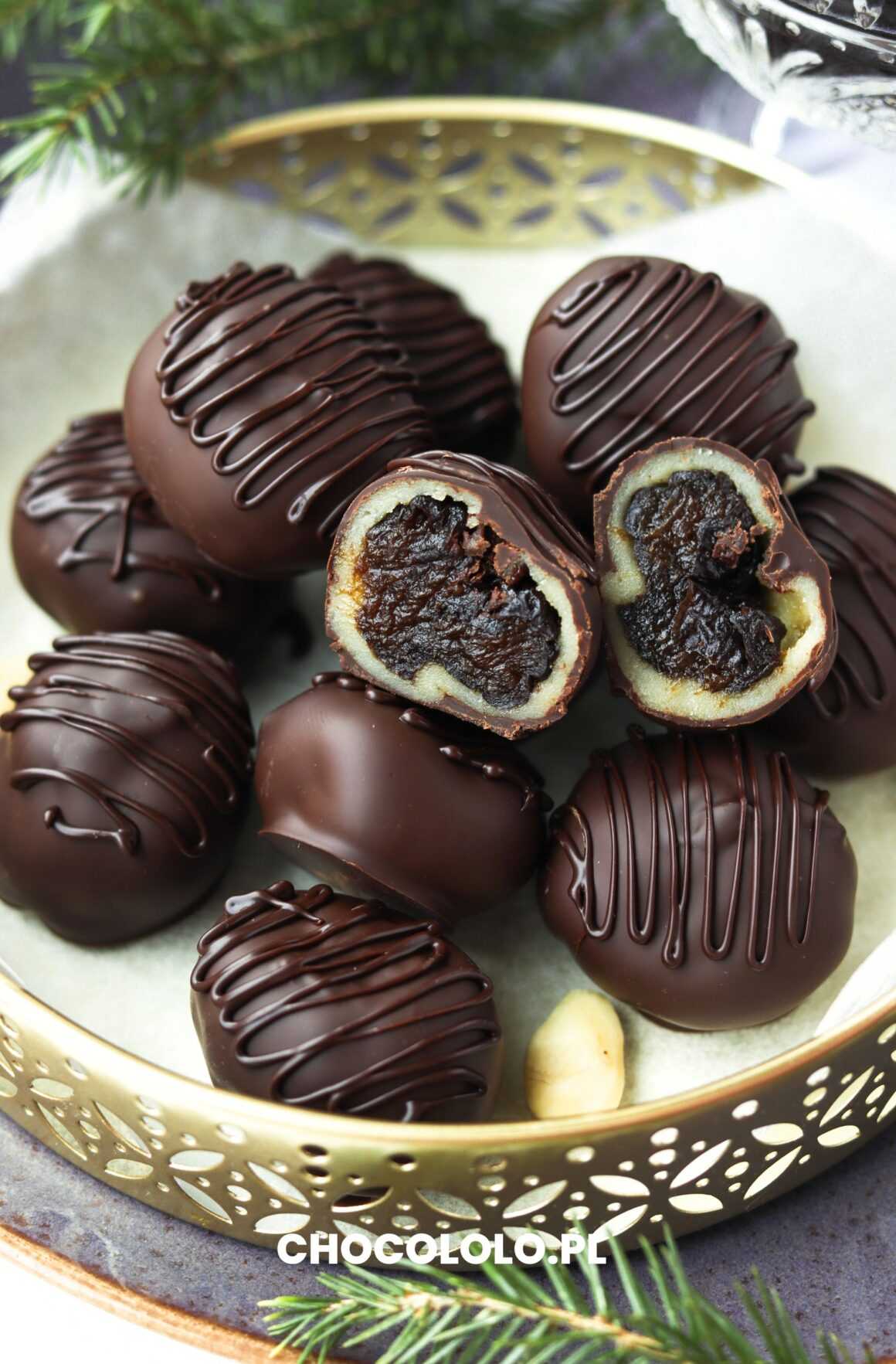 śliwki z marcepanem w czekoladzie