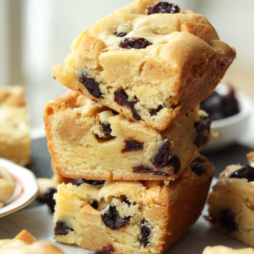 blondie z marcepanem i żurawiną