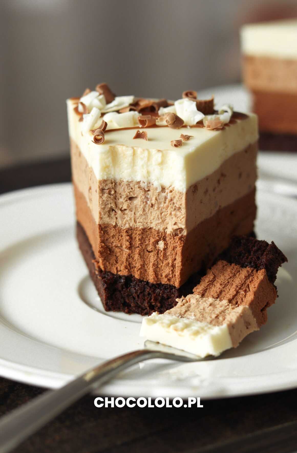 ciasto musowe z trzech czekolad