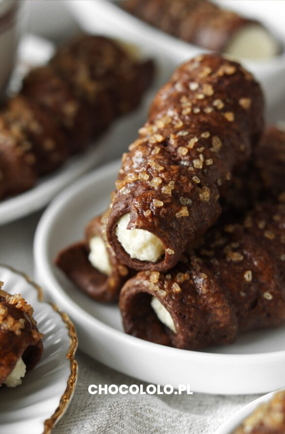 czekoladowe rurki z kremem