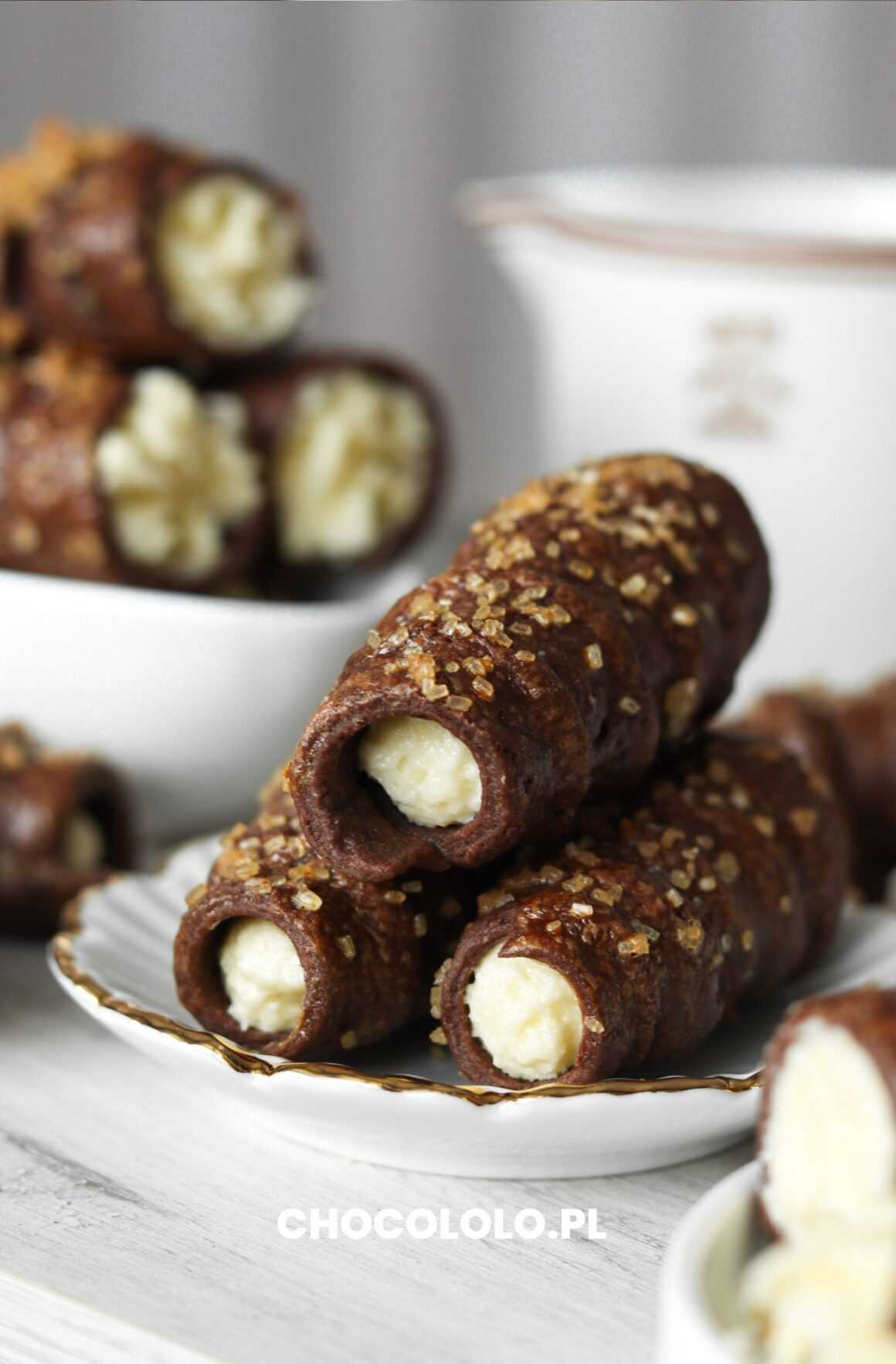 czekoladowe rurki z kremem budyniowym