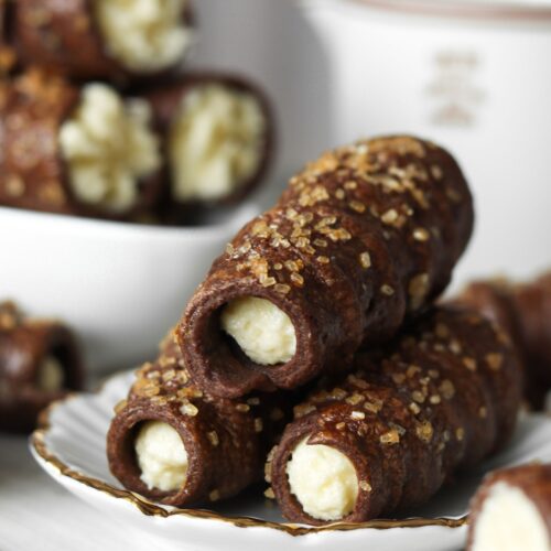 czekoladowe rurki z kremem budyniowym