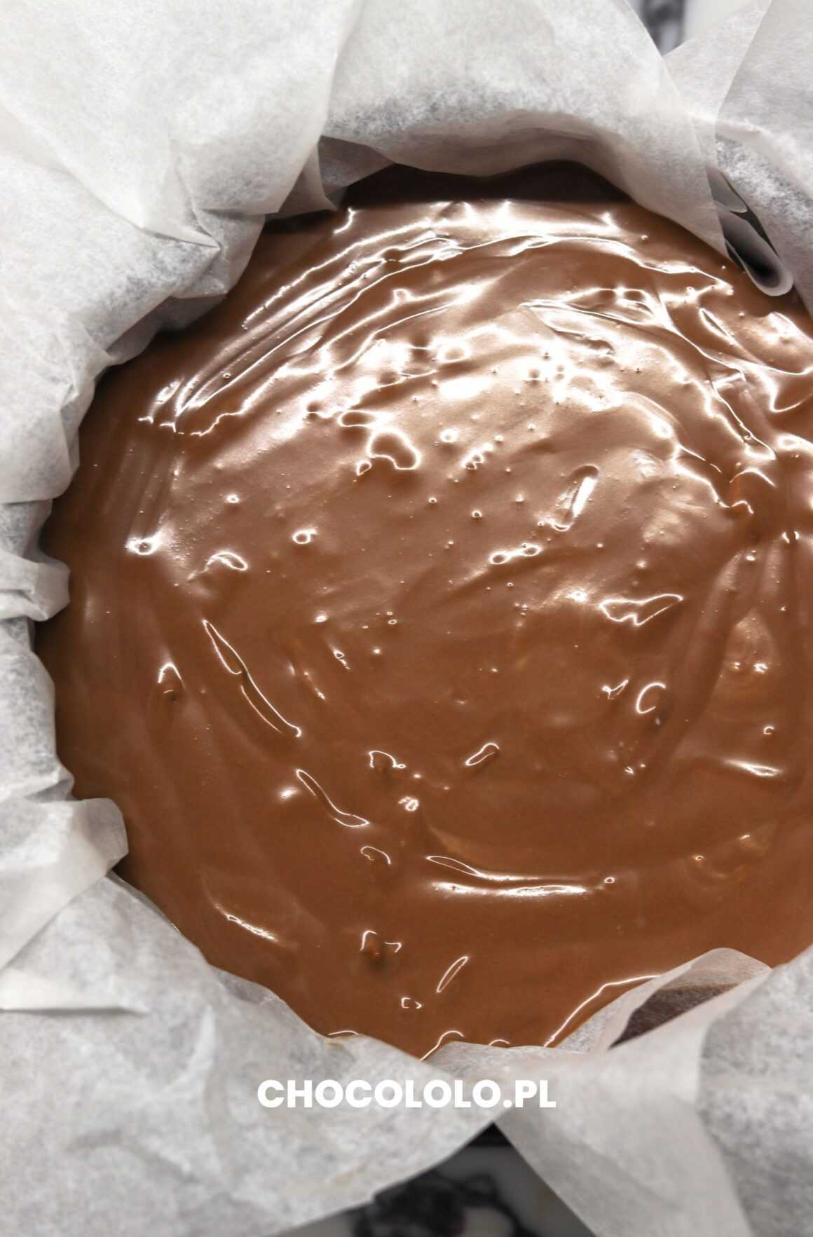 kremowa masa serowa na sernik baskijski z czekoladą