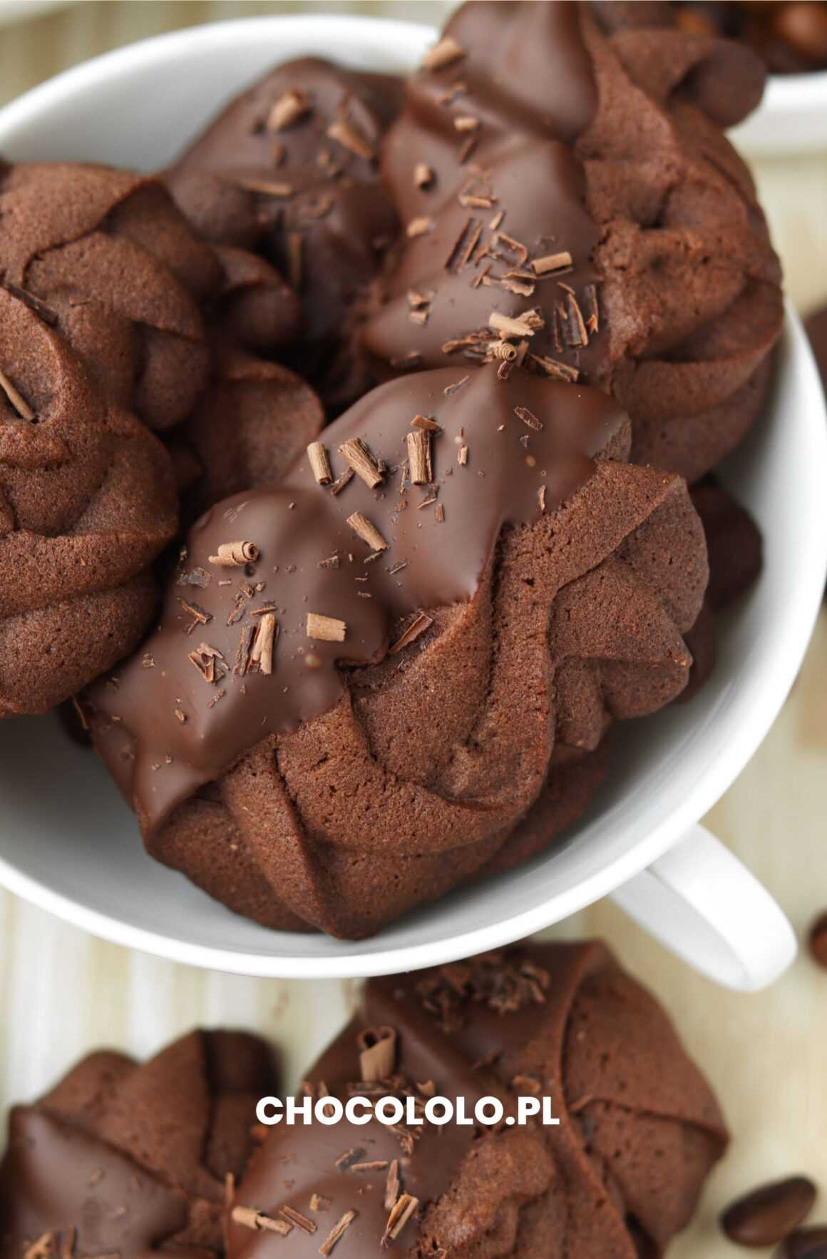 Jak zrobić kruche ciasteczka kawowe z czekoladą