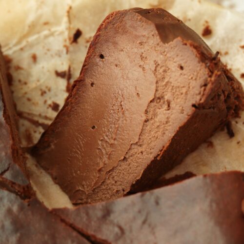 przepis na czekoladowy sernik baskijski