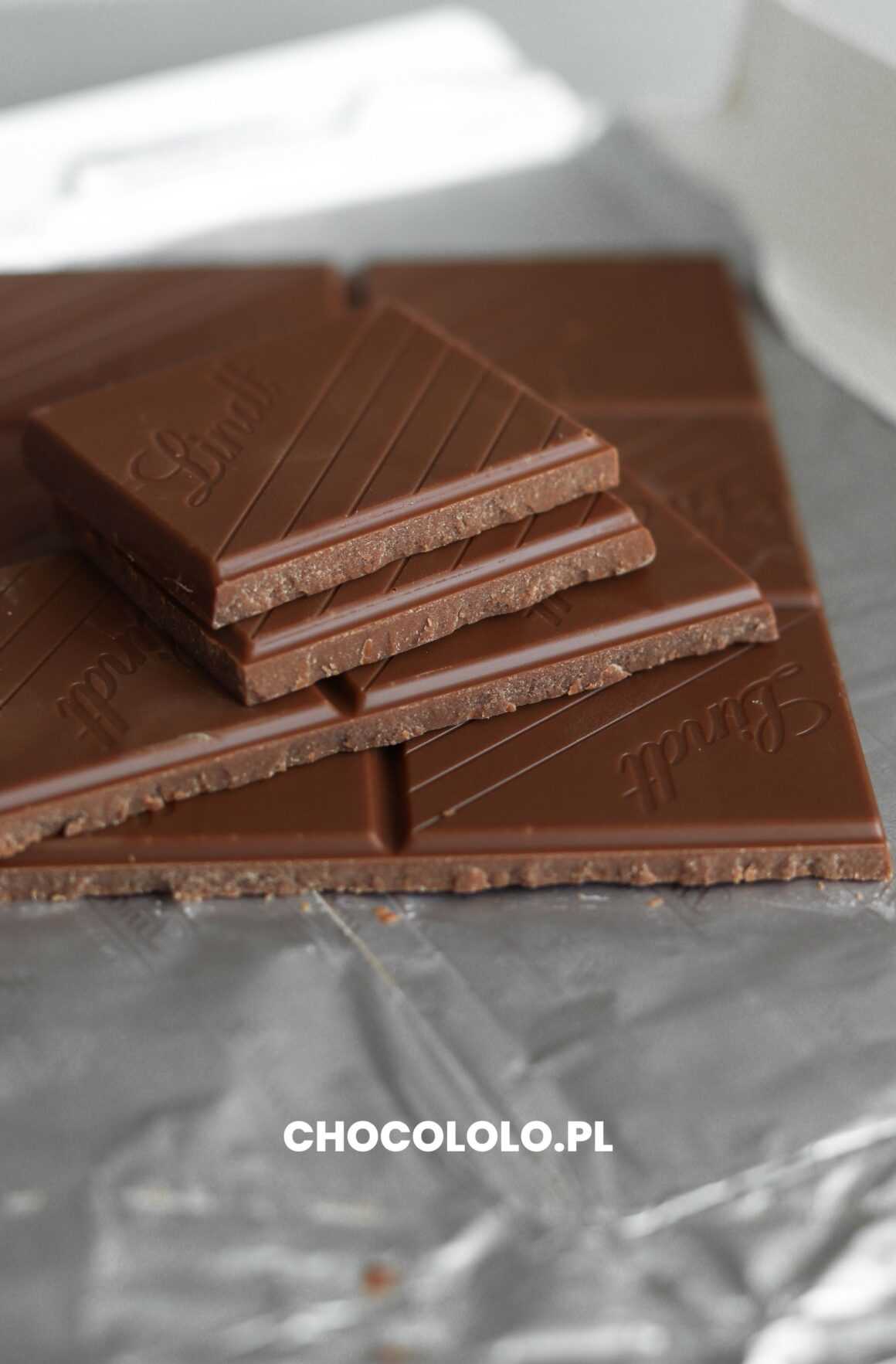 Kostki mlecznej czekolady Lindt