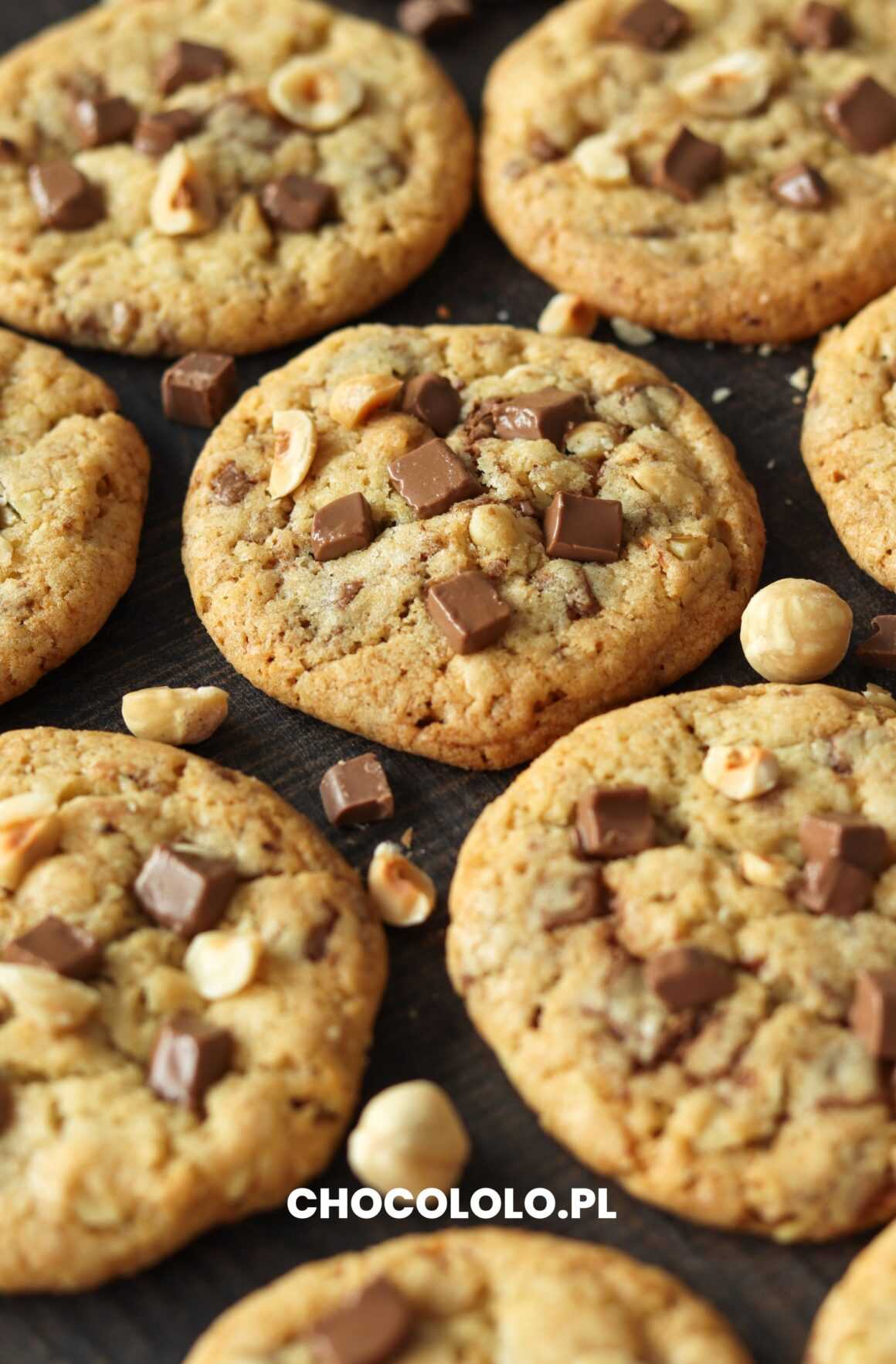 ciasteczka z orzechami i mleczną czekoladą