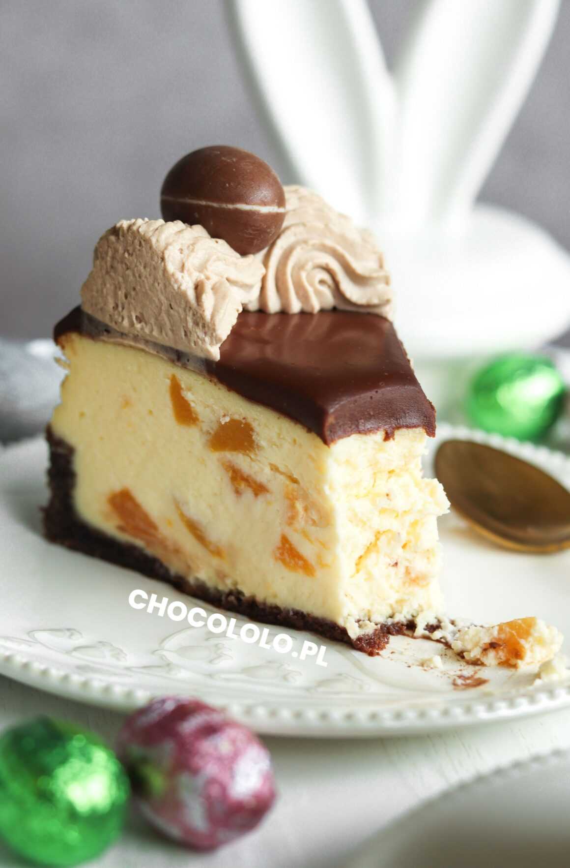 przepis na sernik wielkanocny z brzoskwiniami