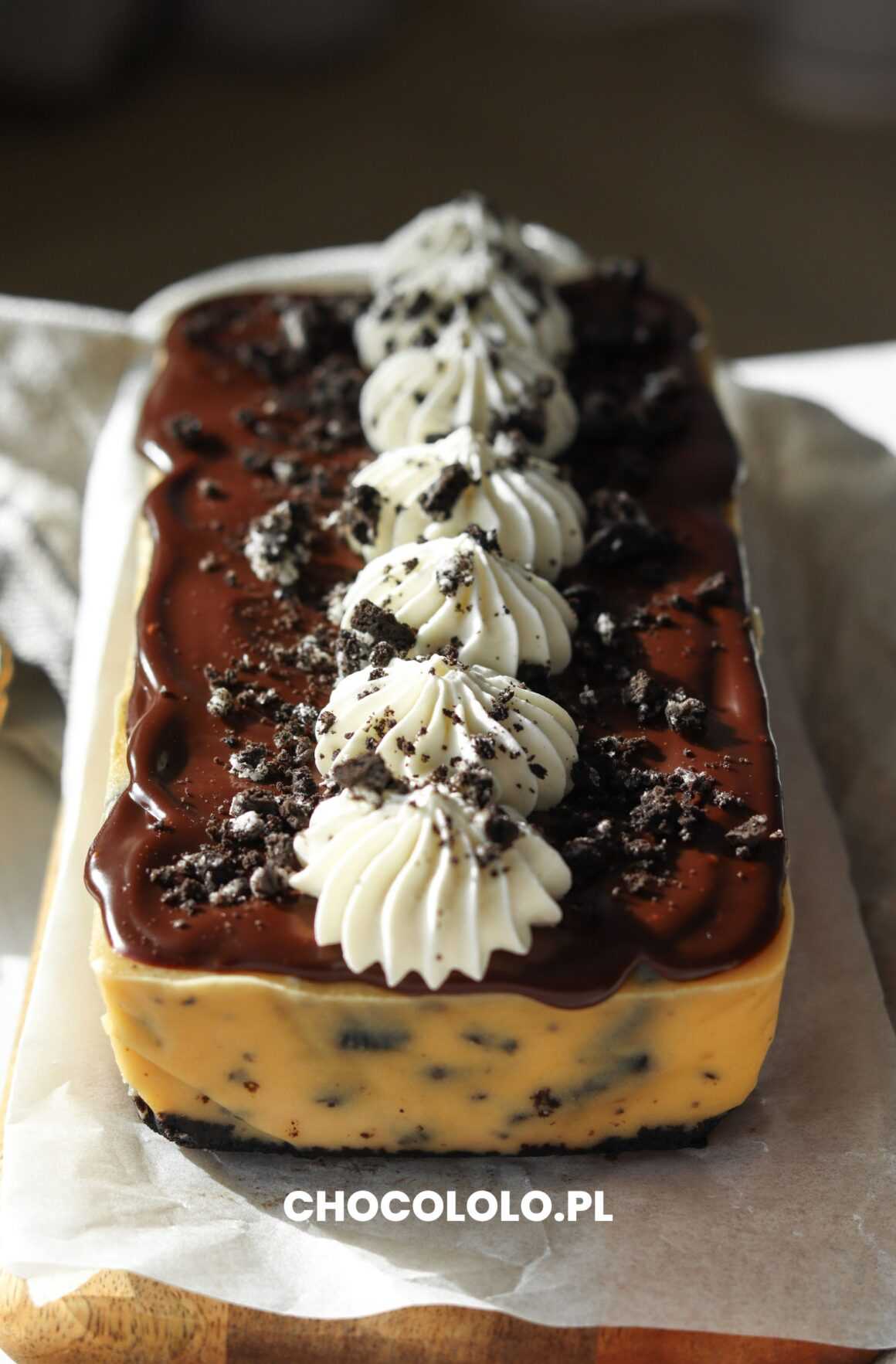 sernik z masłem orzechowym i oreo