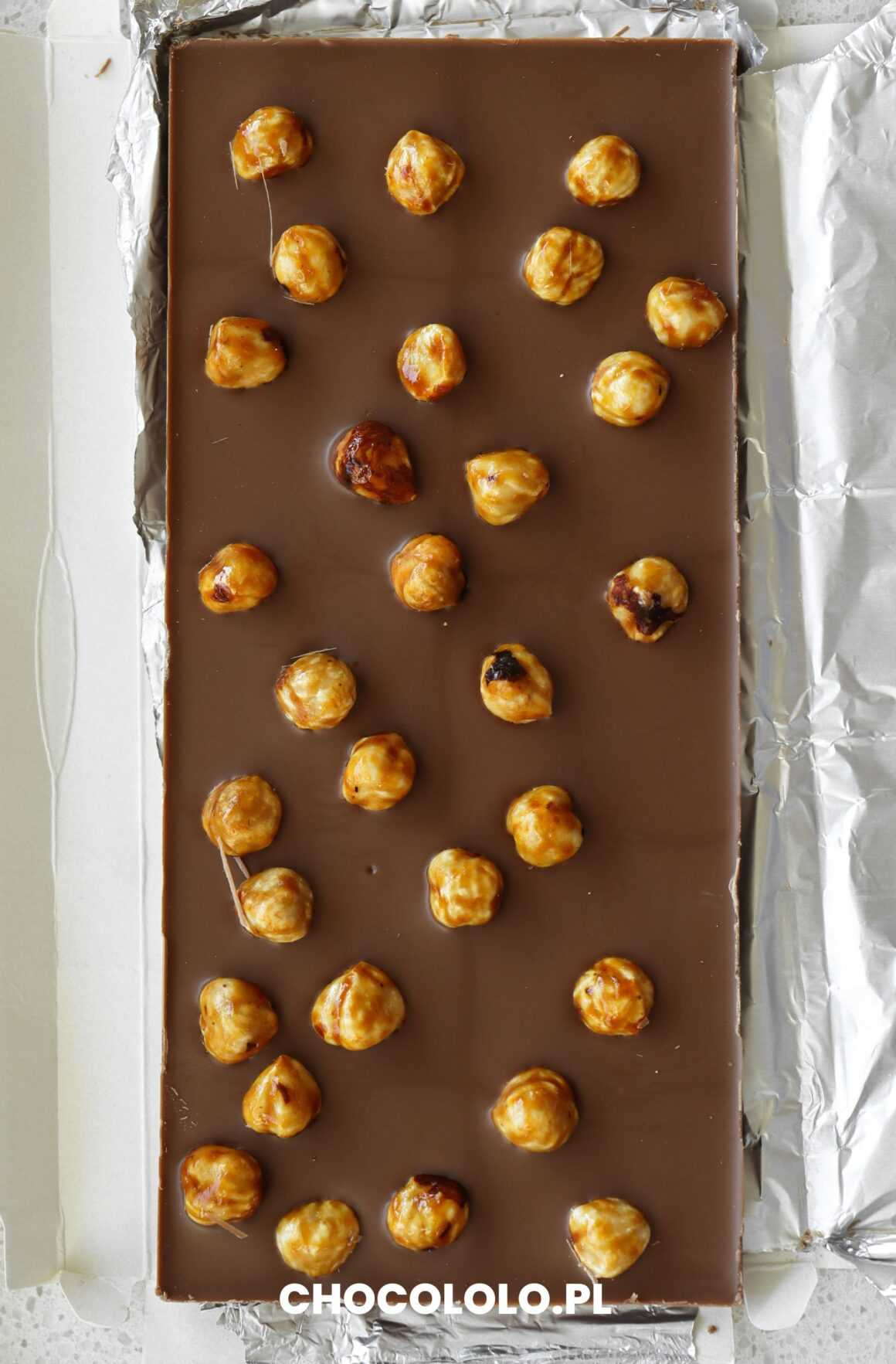 Tabliczka mlecznej czekolady Heidi z karmelizowanymi orzechami