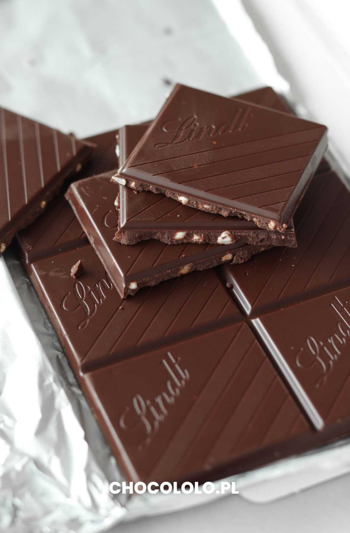 kostki czekolady lindt z pistacjami